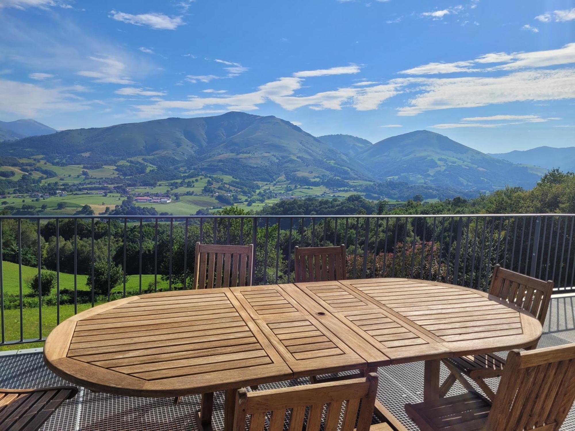 Maison Au Pays Basque, Calme Avec Vue Imprenable Sur Montagnes Irouleguy Exterior foto