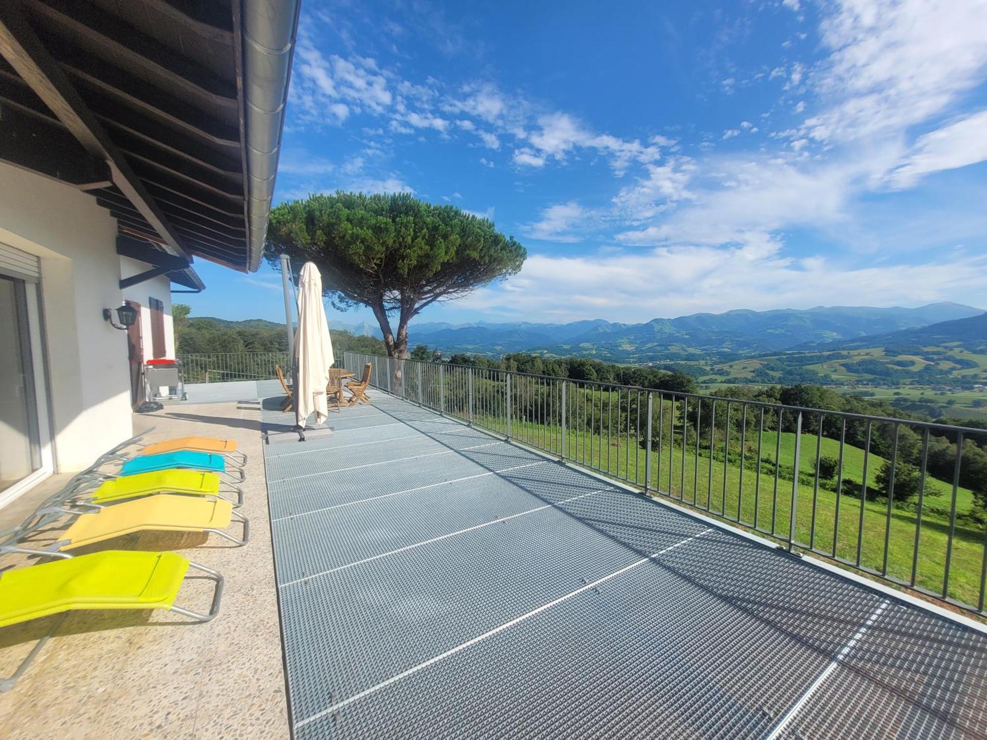 Maison Au Pays Basque, Calme Avec Vue Imprenable Sur Montagnes Irouleguy Exterior foto